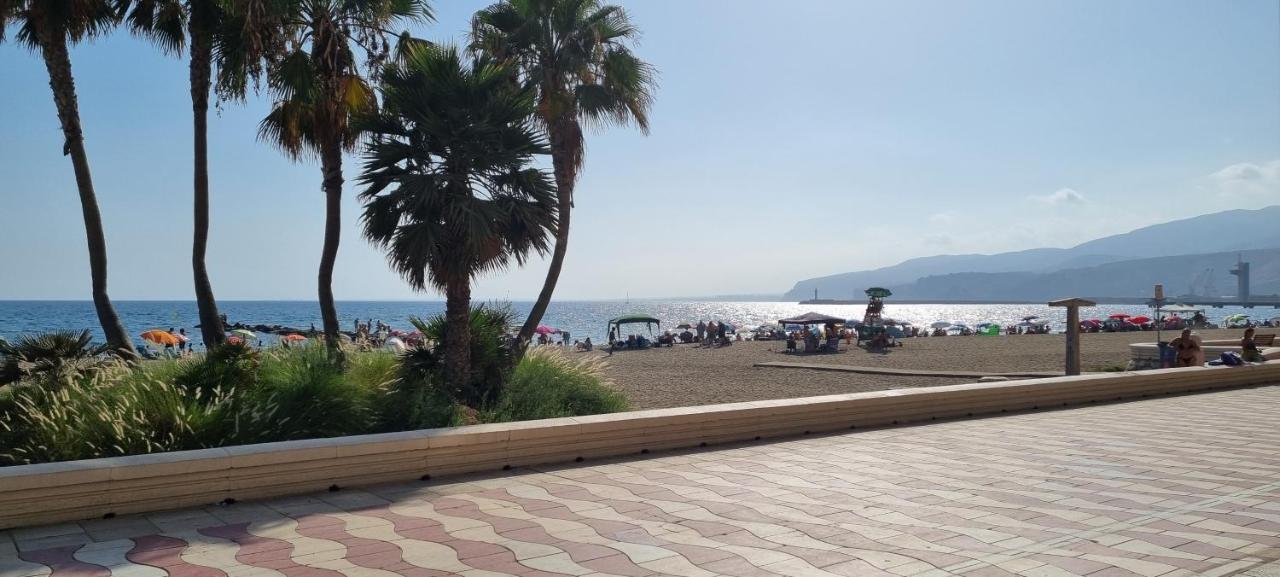 Apartamento En Paseo Maritimo Almería Exterior foto